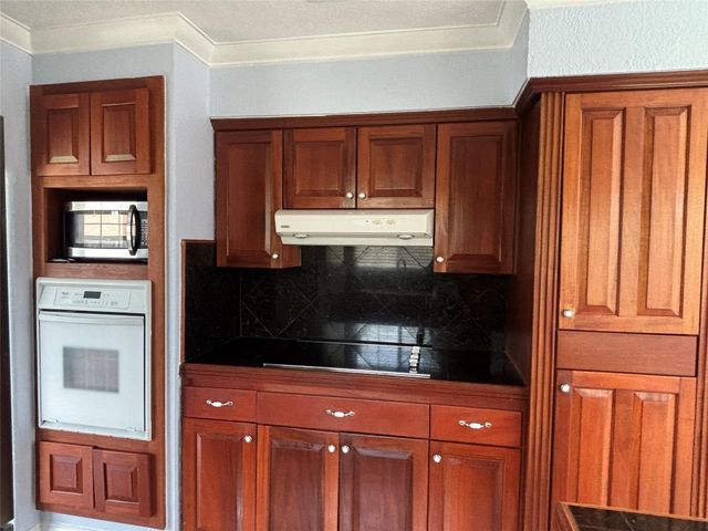 8427 Gulfwood Lane, Houston, TX 77075
