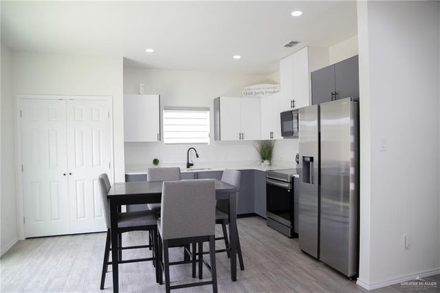 1616 E Karen Drive E A-30, Alton, TX 78573