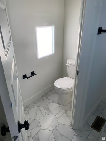 4669 W 75 N, West Point, UT 84015