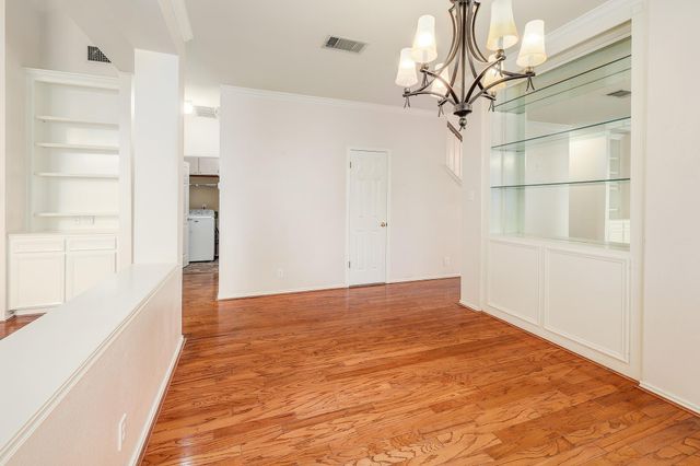 9401 Caracas DR, Austin, TX 78733