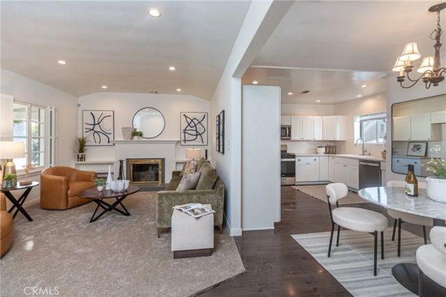 625 N Naomi, Burbank, CA 91505