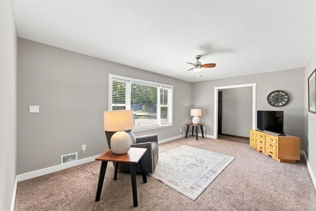 225 Charles Street, Charles City, IA 50616