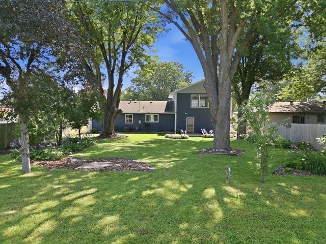 225 Charles Street, Charles City, IA 50616