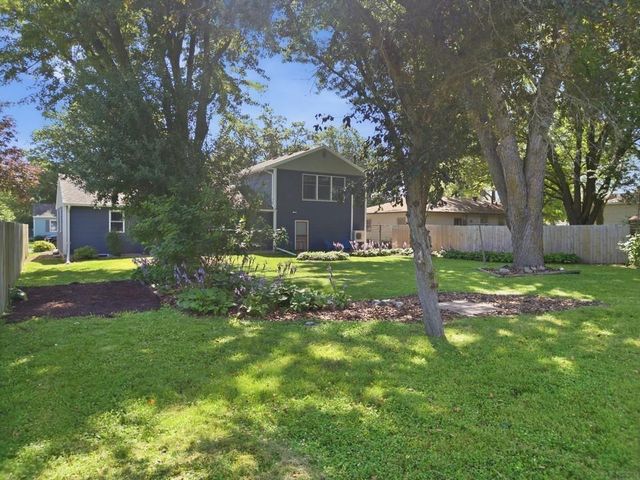 225 Charles Street, Charles City, IA 50616