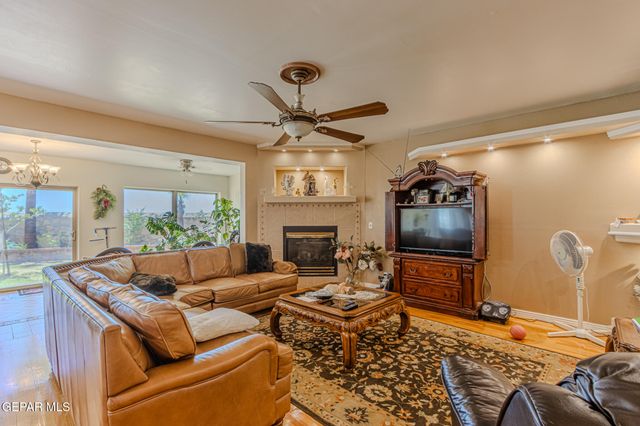 528 FLANAGAN Place, El Paso, TX 79928