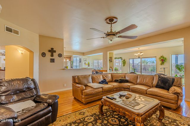 528 FLANAGAN Place, El Paso, TX 79928