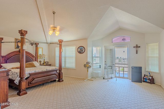 528 FLANAGAN Place, El Paso, TX 79928
