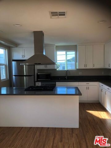 2301 Hauser Boulevard, Los Angeles, CA 90016