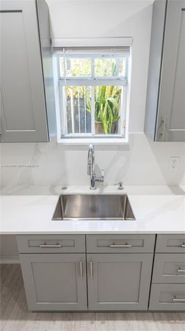 1438 Meridian Ave, Miami Beach, FL 33139