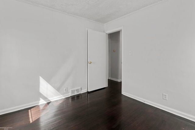 17583 Huntington Road, Detroit, MI 48219