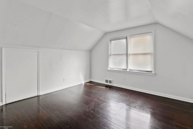 17583 Huntington Road, Detroit, MI 48219