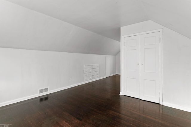 17583 Huntington Road, Detroit, MI 48219