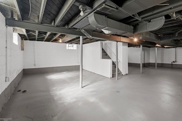 17583 Huntington Road, Detroit, MI 48219