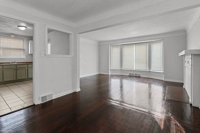 17583 Huntington Road, Detroit, MI 48219