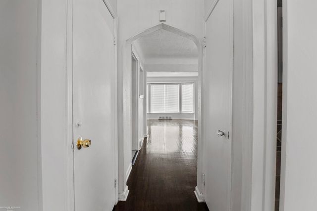 17583 Huntington Road, Detroit, MI 48219