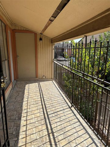 10100 S Gessner Road 212, Houston, TX 77071