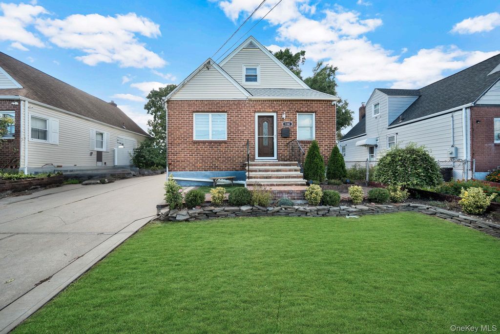 138 Ormonde Boulevard, Valley Stream, NY 11580