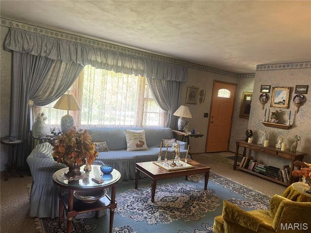 2210 S Highway 94, Defiance, MO 63341