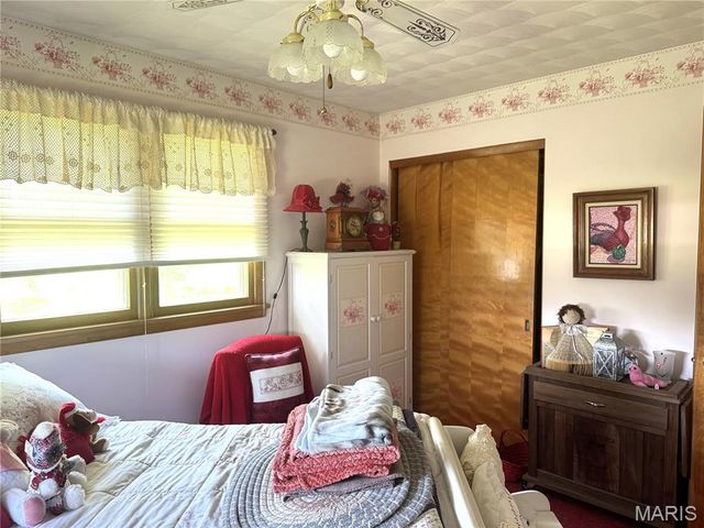 2210 S Highway 94, Defiance, MO 63341