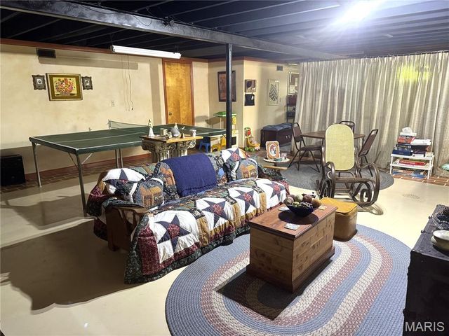 2210 S Highway 94, Defiance, MO 63341