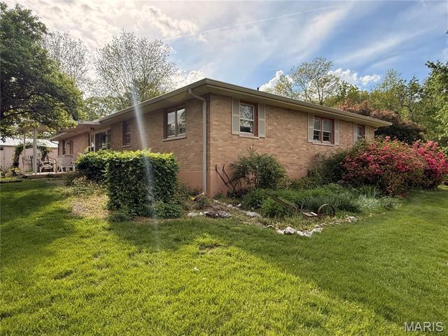 2210 S Highway 94, Defiance, MO 63341