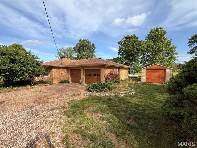 2210 S Highway 94, Defiance, MO 63341