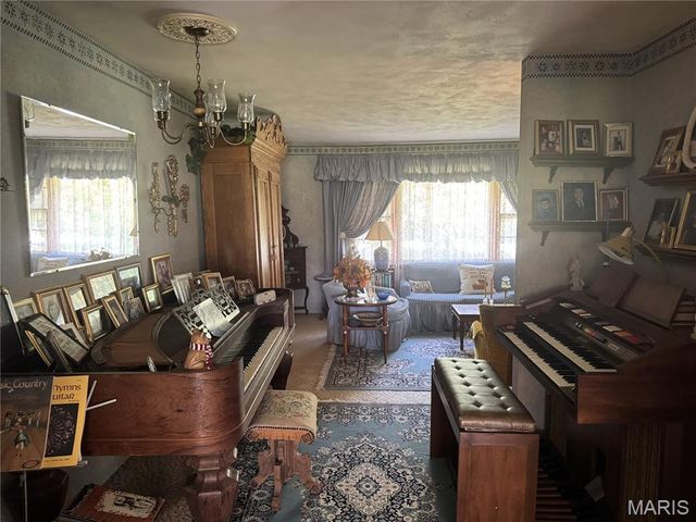 2210 S Highway 94, Defiance, MO 63341