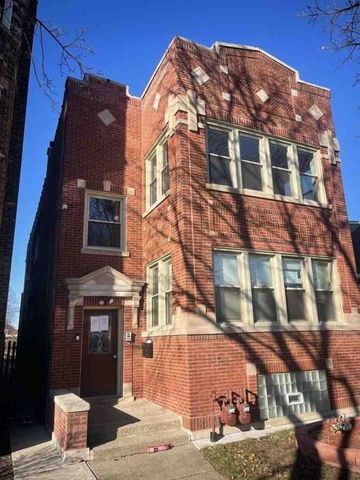 7420 S Bennett Avenue, Chicago, IL 60649