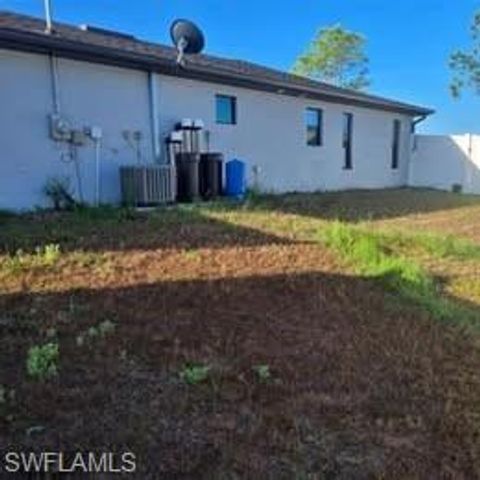 1703 Edison AVE, Lehigh Acres, FL 33972
