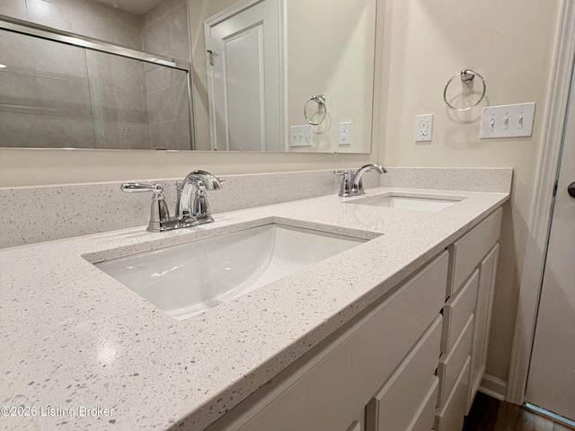 16901 Aiken Cir, Louisville, KY 40245