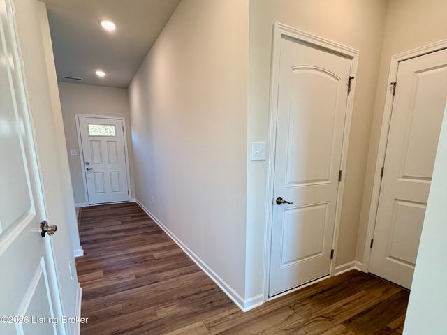 16901 Aiken Cir, Louisville, KY 40245