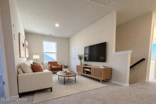 16901 Aiken Cir, Louisville, KY 40245