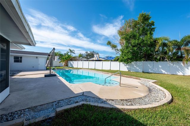 11425 47TH AVENUE N, St Petersburg, FL 33708