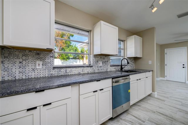 11425 47TH AVENUE N, St Petersburg, FL 33708