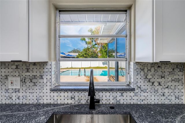 11425 47TH AVENUE N, St Petersburg, FL 33708