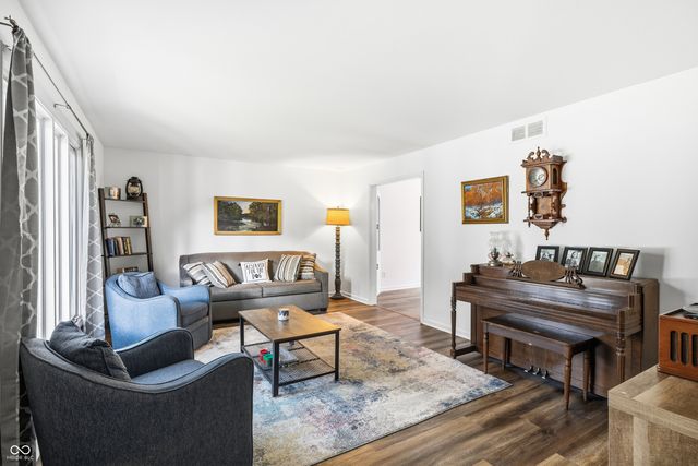 1720 Ridge Hill Lane, Indianapolis, IN 46217