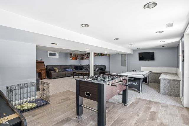 1720 Ridge Hill Lane, Indianapolis, IN 46217