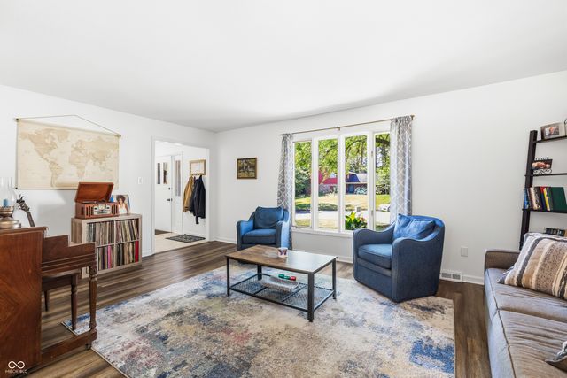 1720 Ridge Hill Lane, Indianapolis, IN 46217