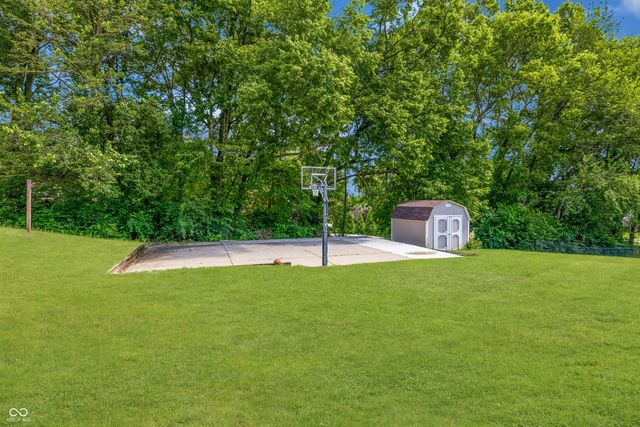 1720 Ridge Hill Lane, Indianapolis, IN 46217