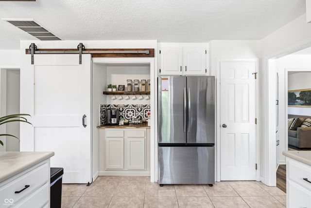 1720 Ridge Hill Lane, Indianapolis, IN 46217
