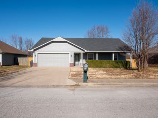 2707 Easy Street, Rogers, AR 72756