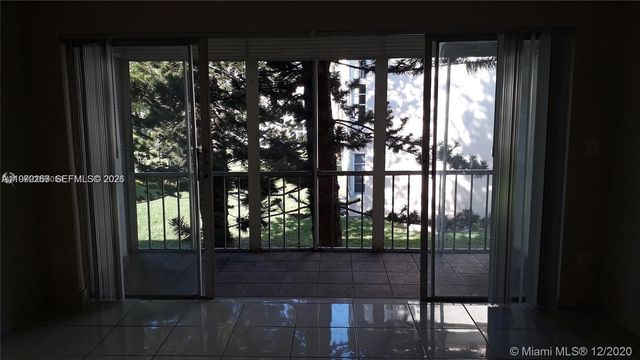 1540 NE 191st Street 244, Miami, FL 33179