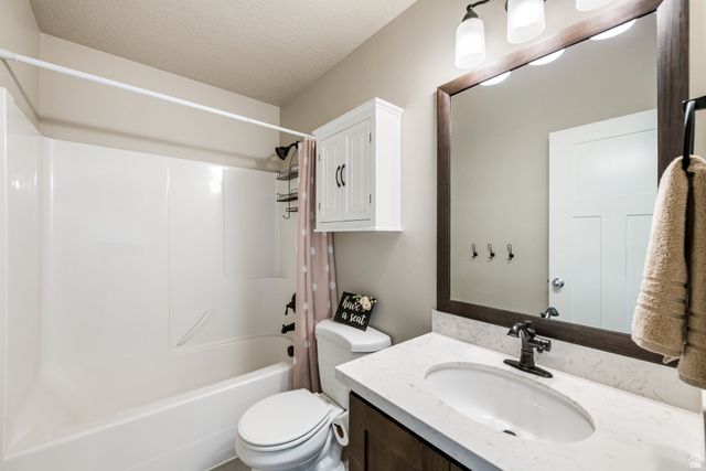 3803 W COASTAL DUNE DR, South Jordan, UT 84009