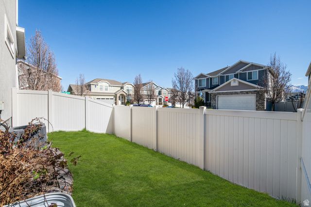 3803 W COASTAL DUNE DR, South Jordan, UT 84009