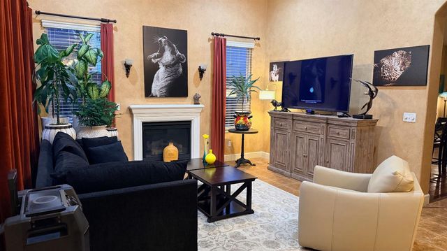 7253 W Morris Avenue, Fresno, CA 93723