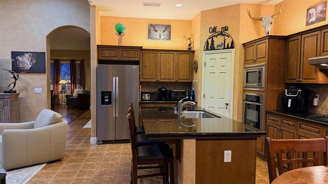 7253 W Morris Avenue, Fresno, CA 93723