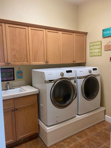 7253 W Morris Avenue, Fresno, CA 93723