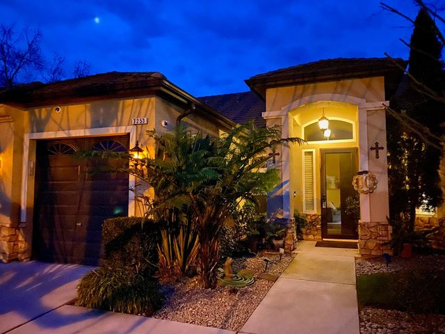 7253 W Morris Avenue, Fresno, CA 93723