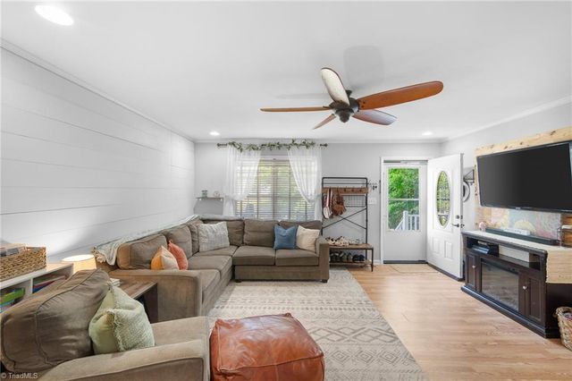 26 Tesh Street, Thomasville, NC 27360