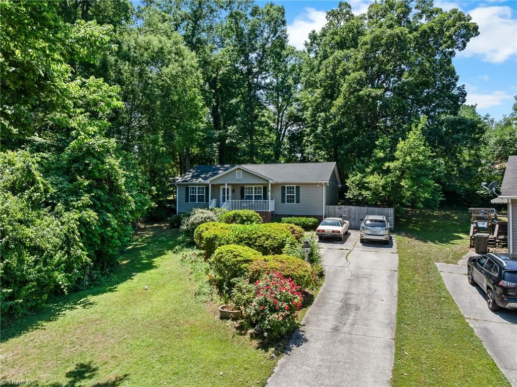 26 Tesh Street, Thomasville, NC 27360